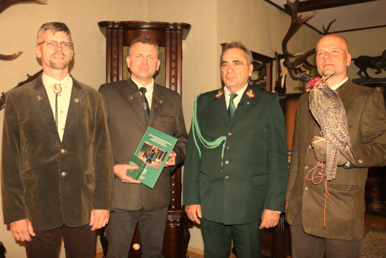 Członkowie Gniazda Sokolników na Spotkaniu z Łowczym Krajowym